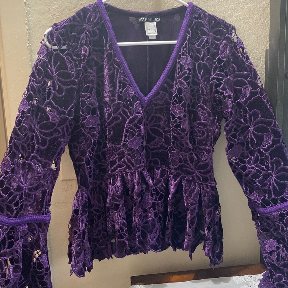 Long sleeves purple lace woman top